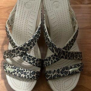 CROCS Women's Beige Leopard Sandals